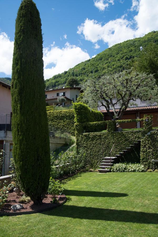 Appartamento Mansarda I Cipressi Lenno Esterno foto