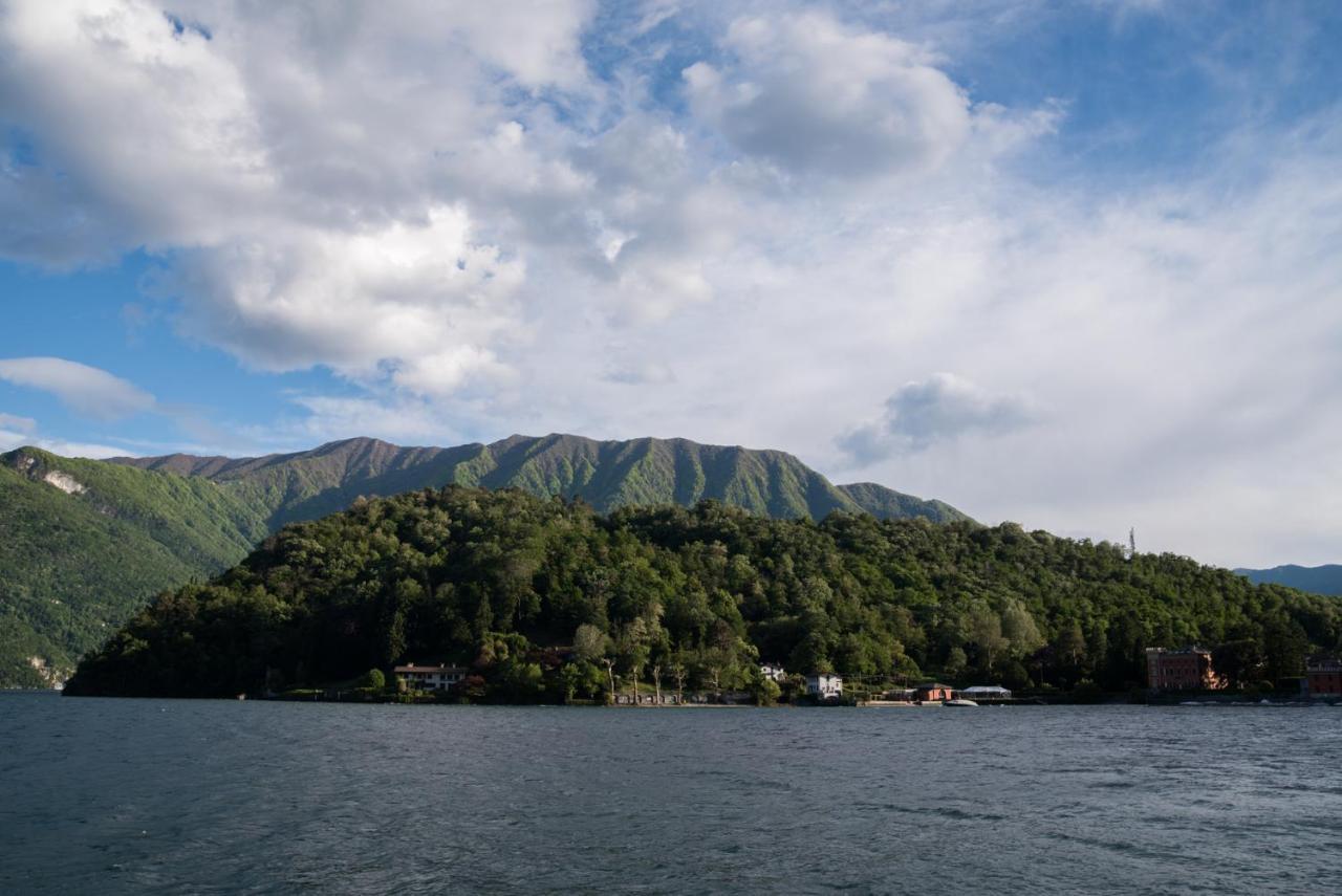 Appartamento Mansarda I Cipressi Lenno Esterno foto
